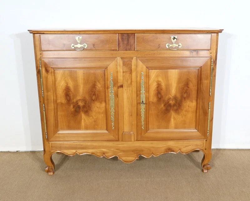 Buffet régional en Merisier massif, style Transition Louis XV / Louis XVI - Milieu XIXe