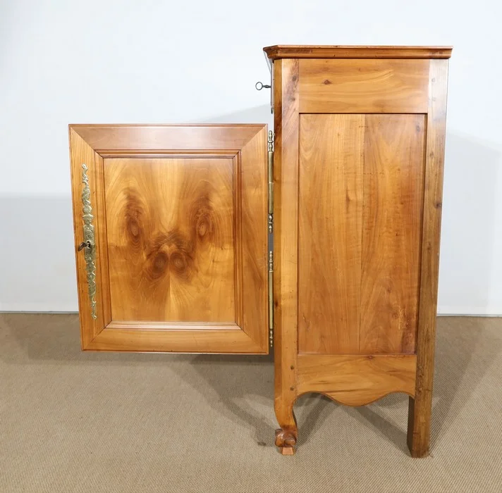 Buffet régional en Merisier massif, style Transition Louis XV / Louis XVI - Milieu XIXe