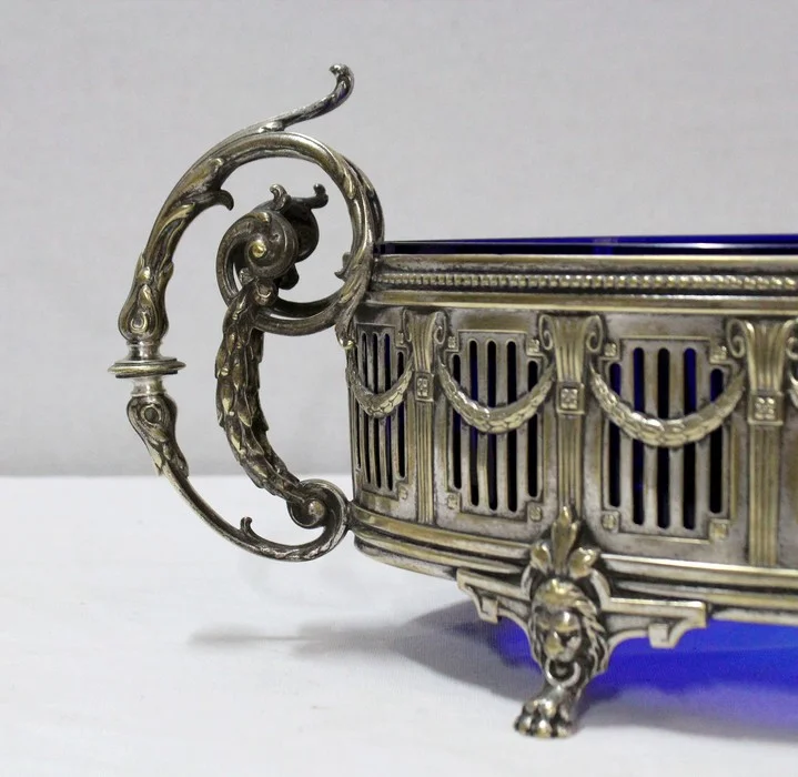 SILVER PLATE CENTER PIECE