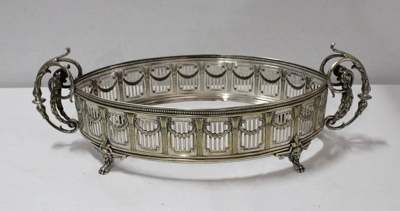 SILVER PLATE CENTER PIECE
