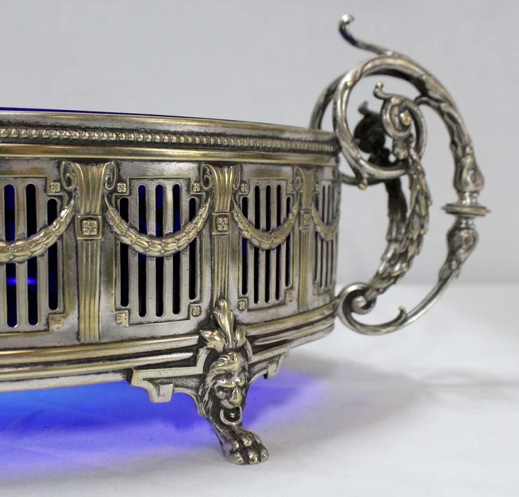 SILVER PLATE CENTER PIECE