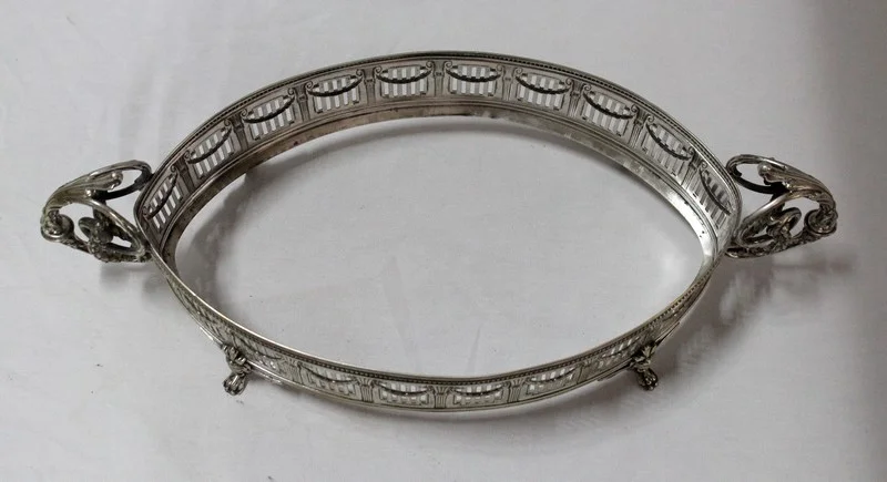 SILVER PLATE CENTER PIECE