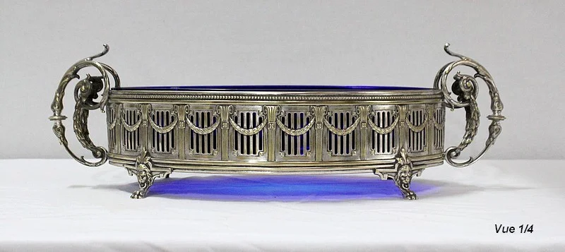 SILVER PLATE CENTER PIECE
