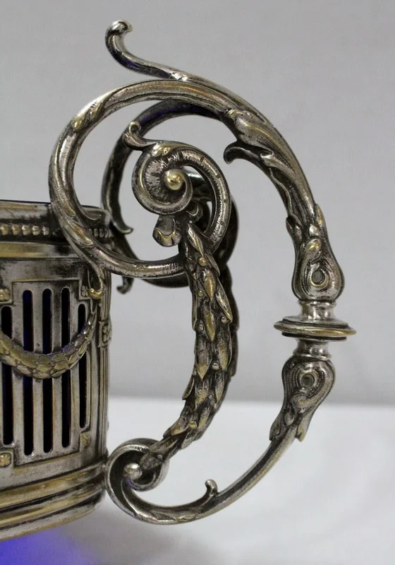 SILVER PLATE CENTER PIECE