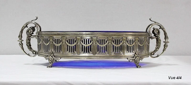 SILVER PLATE CENTER PIECE