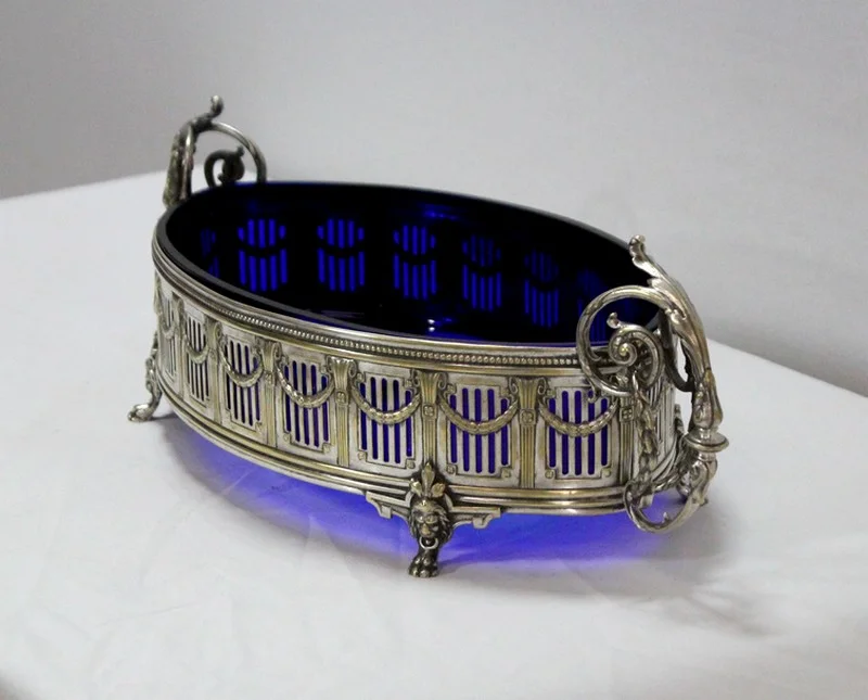 SILVER PLATE CENTER PIECE