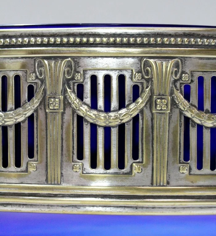SILVER PLATE CENTER PIECE