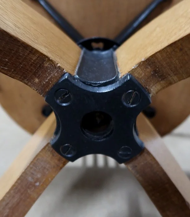 REVOLVING DESK CHAIR