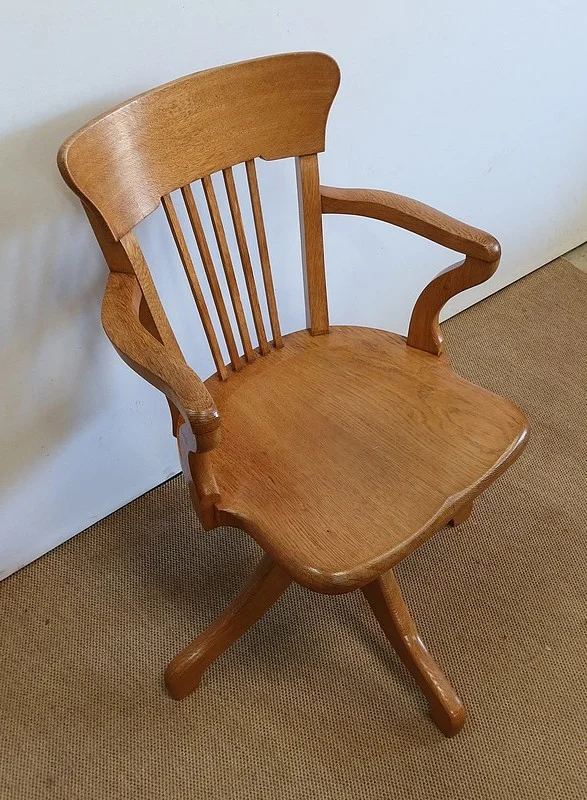 REVOLVING DESK CHAIR