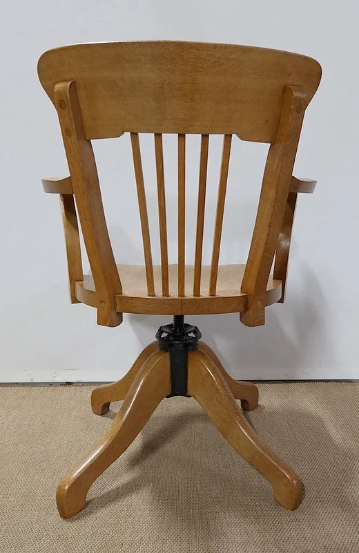 REVOLVING DESK CHAIR