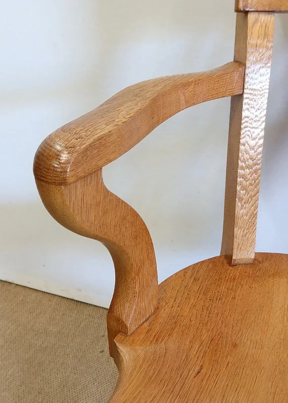 REVOLVING DESK CHAIR
