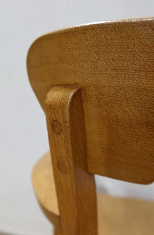REVOLVING DESK CHAIR