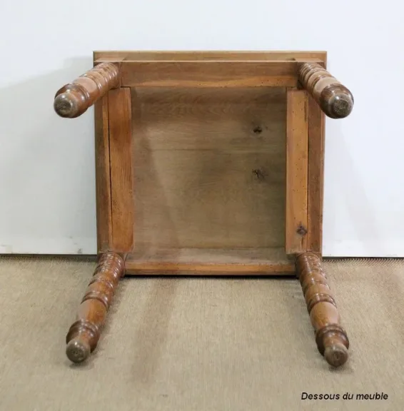 TISCH IM LOUIS-PHILIPPE-STIL