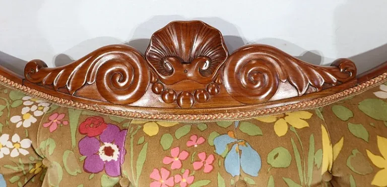 FRANZÖSISCHES RESTAURIERUNGSZEITRAUM-Sofa