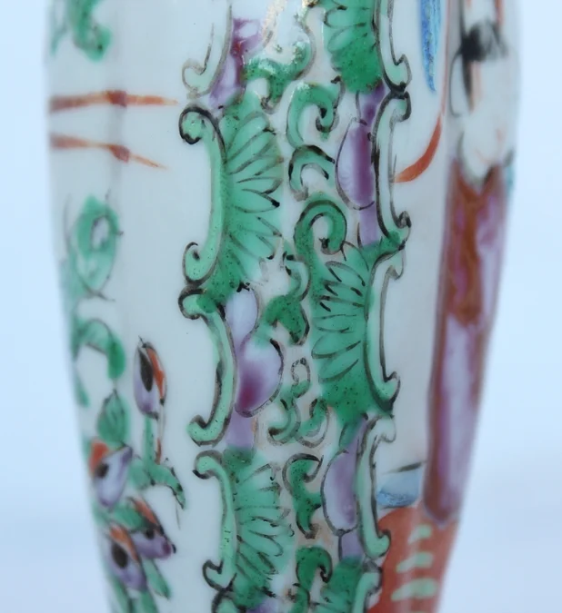 Petits vases balustre en Porcelaine de Canton - XIXe