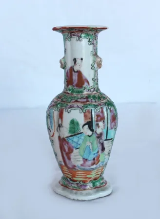 Petits vases balustre en Porcelaine de Canton - XIXe