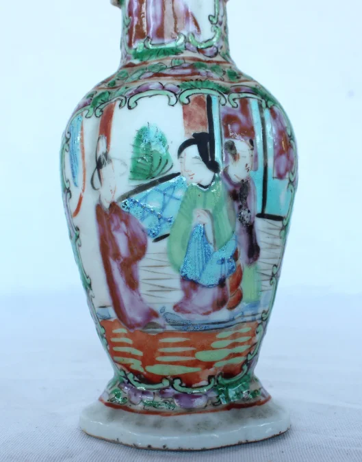 Petits vases balustre en Porcelaine de Canton - XIXe