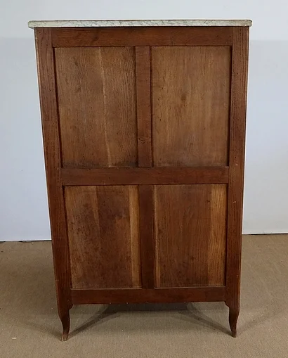 VITRINE IM FRANZÖSISCHEN ÜBERGANGSSTIL
