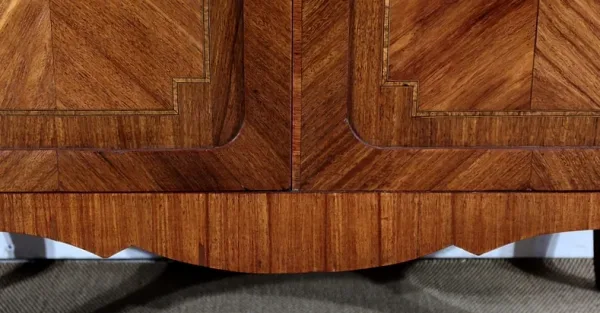 Petite Vitrine en Bois Précieux et Marbre Vert d'Estours, style Transition Louis XV / Louis XVI – Début XXe