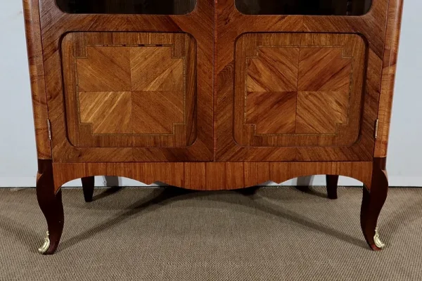 Petite Vitrine en Bois Précieux et Marbre Vert d'Estours, style Transition Louis XV / Louis XVI – Début XXe