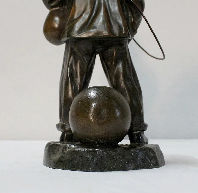 SPELTER STATUETTE von Georged Demange