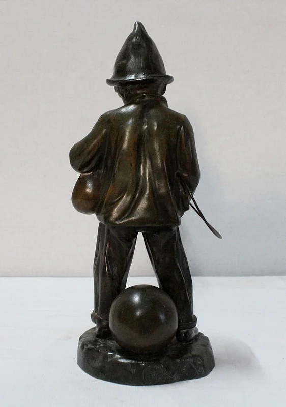 SPELTER STATUETTE von Georged Demange