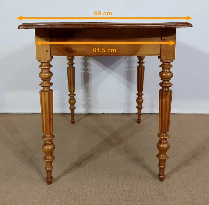 TISCH IM LOUIS-PHILIPPE-STIL
