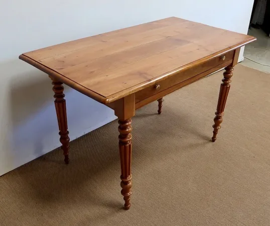 Table en Merisier, style Louis-Philippe – Fin XIXe