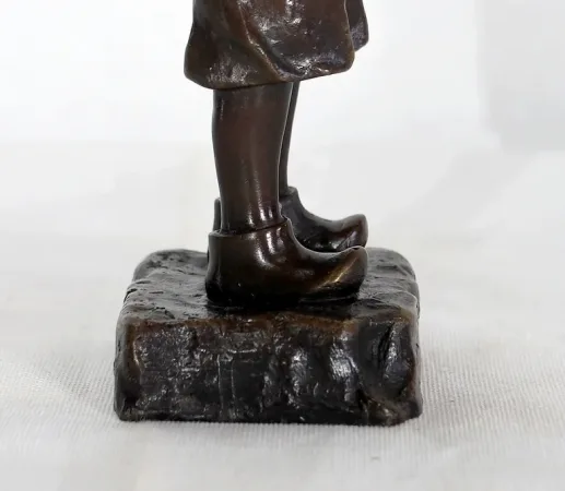 BRONZESTATUETTE von J. SCHMIDT FELLING