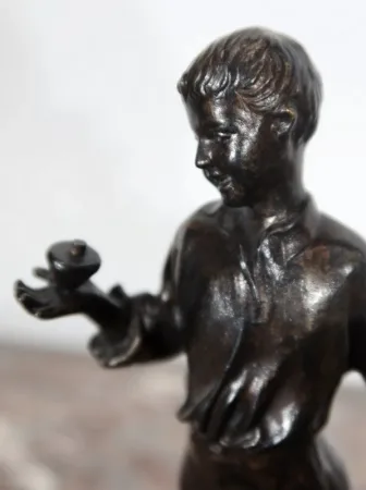 BRONZESTATUETTE