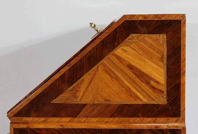 LOUIS XV PERIOD SLOPE TOP DESK