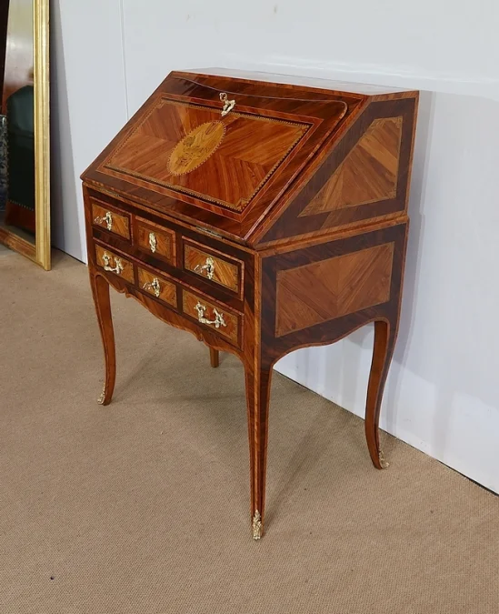 LOUIS XV PERIOD SLOPE TOP DESK