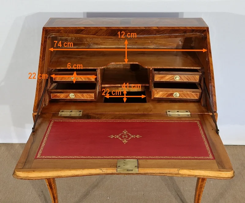 LOUIS XV PERIOD SLOPE TOP DESK