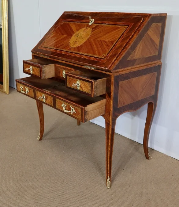 LOUIS XV PERIOD SLOPE TOP DESK