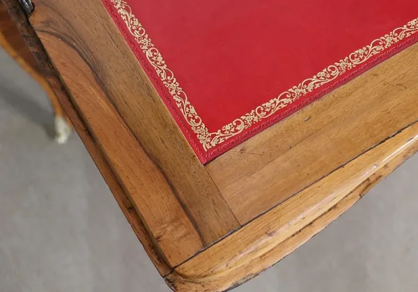 Bureau de pente de milieu en bois précieux, époque Louis XV – XVIIIe