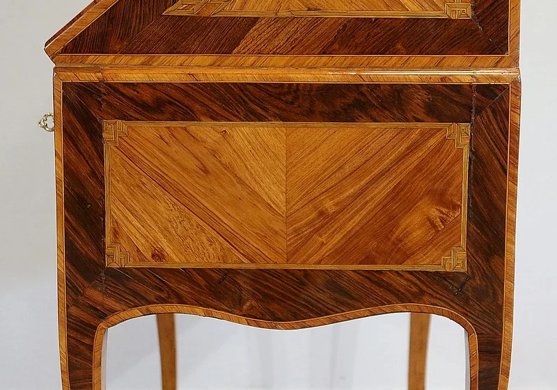 LOUIS XV PERIOD SLOPE TOP DESK