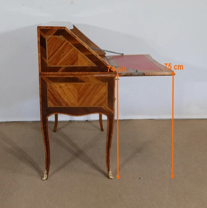 LOUIS XV PERIOD SLOPE TOP DESK