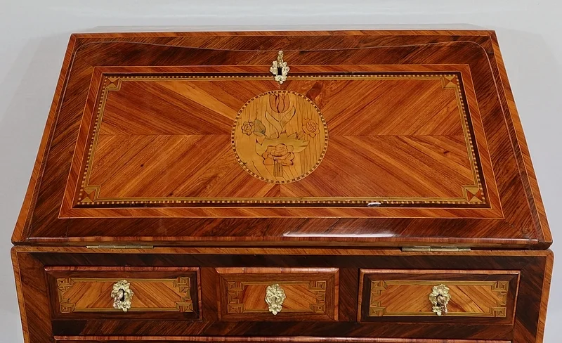 LOUIS XV PERIOD SLOPE TOP DESK