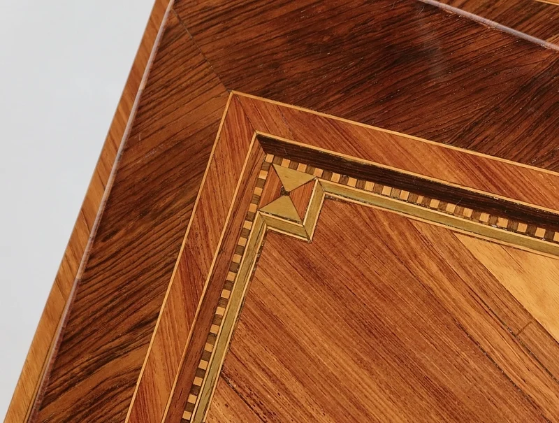 LOUIS XV PERIOD SLOPE TOP DESK