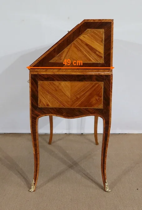 LOUIS XV PERIOD SLOPE TOP DESK