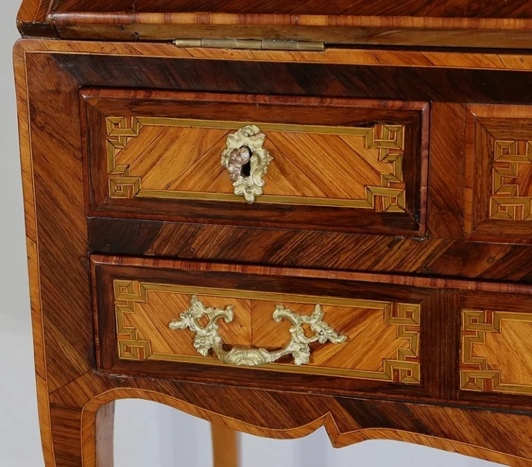 LOUIS XV PERIOD SLOPE TOP DESK