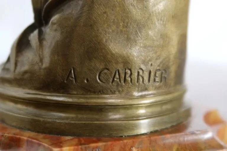 A. CARRIER BELLEUSE 的青铜雕像