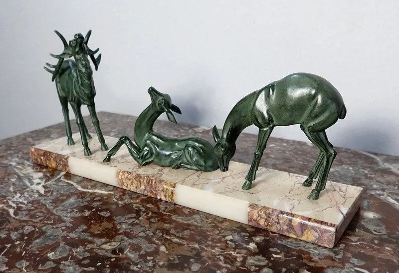 GRUPO DE PERIODO ART DECO EN SPELTER