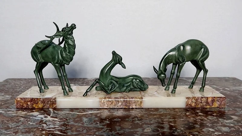 ART DECO PERIODE GROEP IN SPELTER