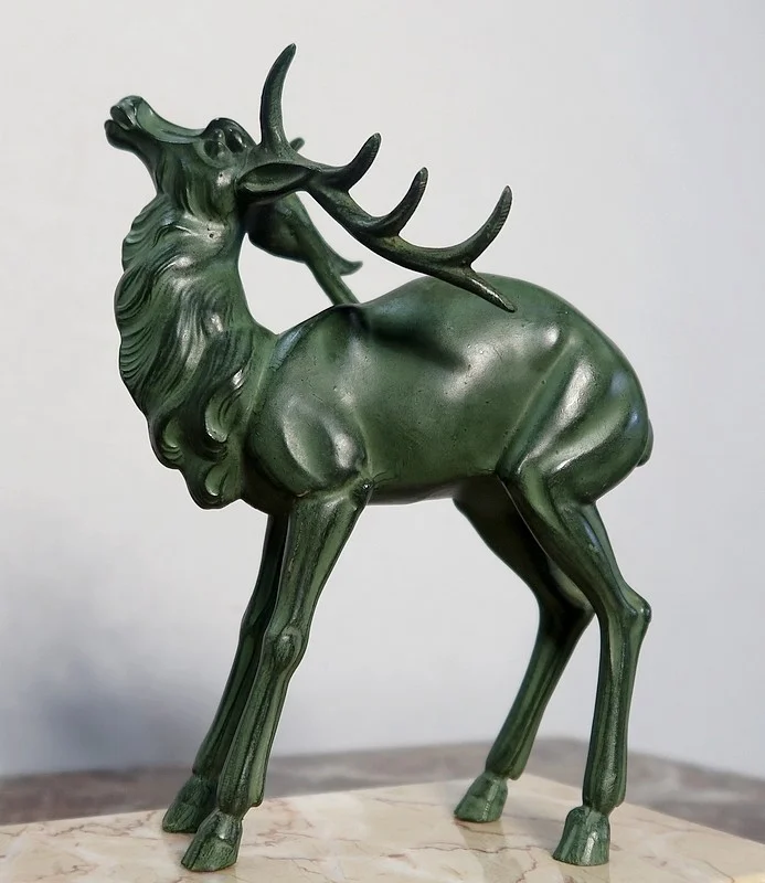 GRUPO DE PERIODO ART DECO EN SPELTER