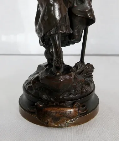 A. GAUDEZ 的青铜雕像