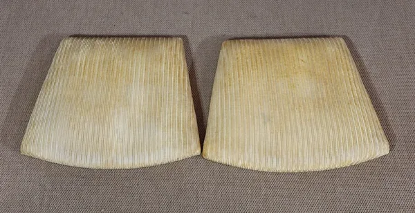 Paire de Fauteuils à Crosse en Noyer, époque Restauration – 1ère partie du XIXe