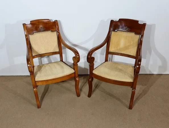 Paire de Fauteuils à Crosse en Noyer, époque Restauration – 1ère partie du XIXe