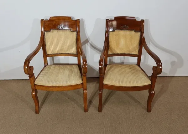 Paire de Fauteuils à Crosse en Noyer, époque Restauration – 1ère partie du XIXe