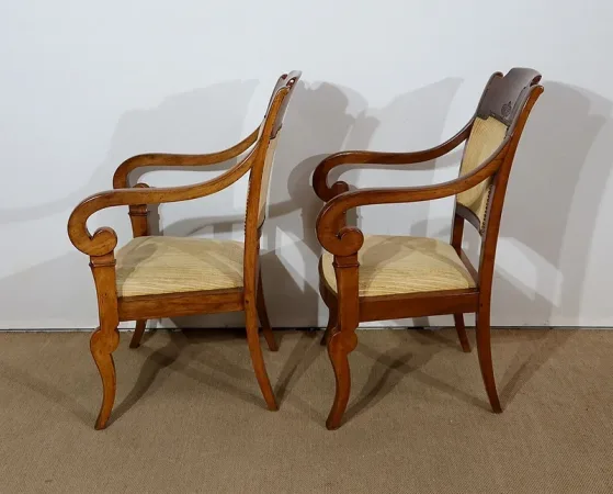 Paire de Fauteuils à Crosse en Noyer, époque Restauration – 1ère partie du XIXe